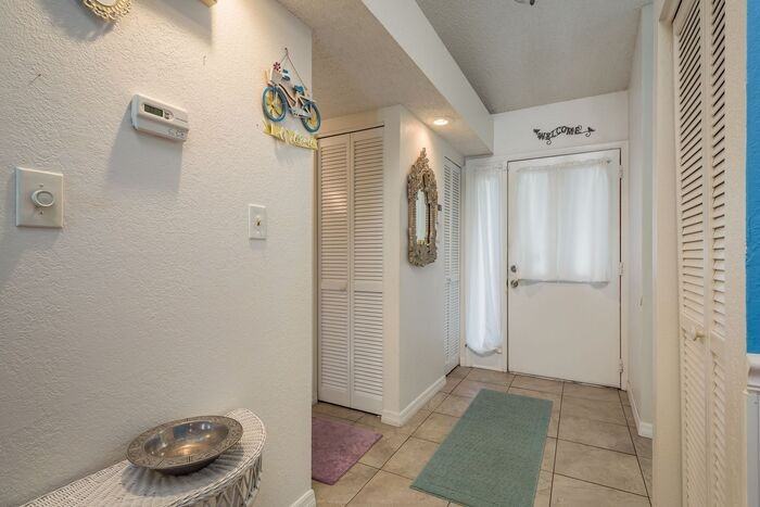 102 Anclote Rd - Photo 5 of 32