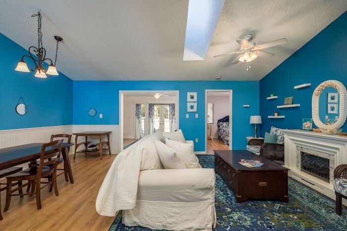 102 Anclote Rd - Photo 6 of 32