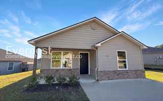 215 Tiffany Ln - Photo 1 of 1