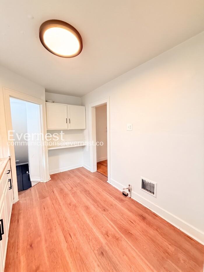 15756 Robson St - Photo 5 of 26