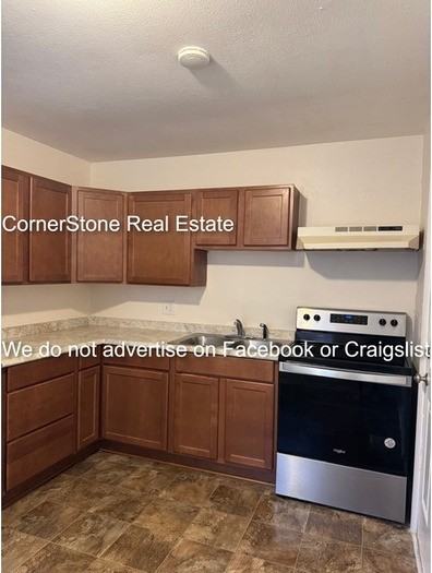 713 Commerce St - Photo 2 of 15
