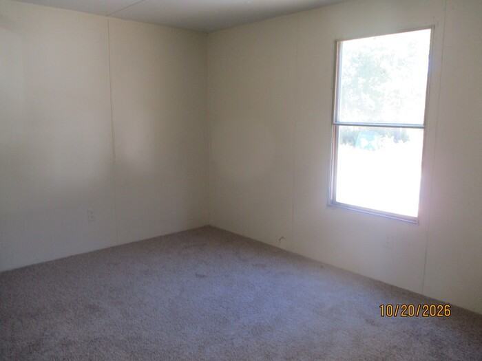 1059 Canyon Ln - Photo 4 of 6