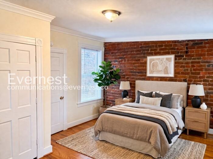 218 W Marshall St #B - Photo 3 of 15