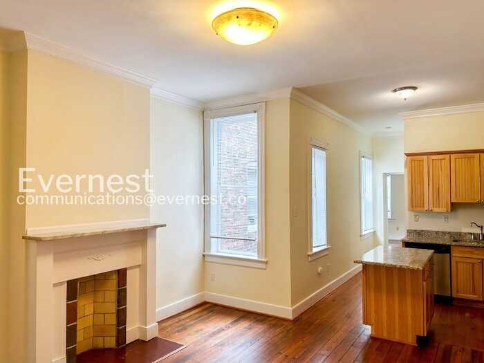 218 W Marshall St #B - Photo 5 of 15