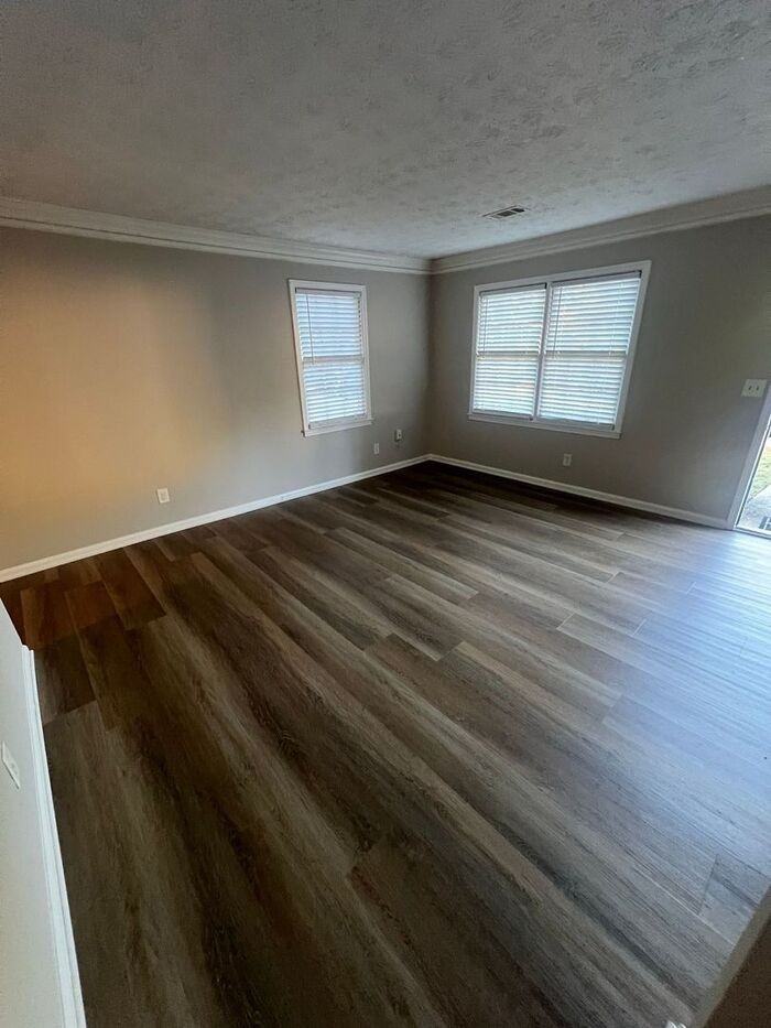 459 Southern Way - Photo 4 of 15
