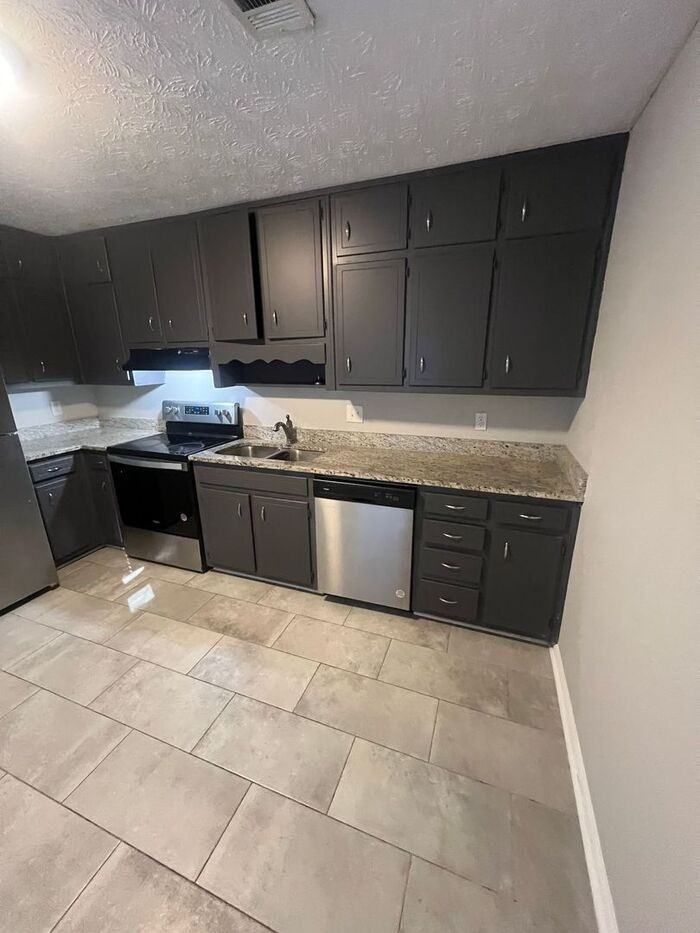 459 Southern Way - Photo 7 of 15