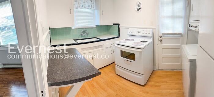 2704 Dellrose Ave - Photo 3 of 17