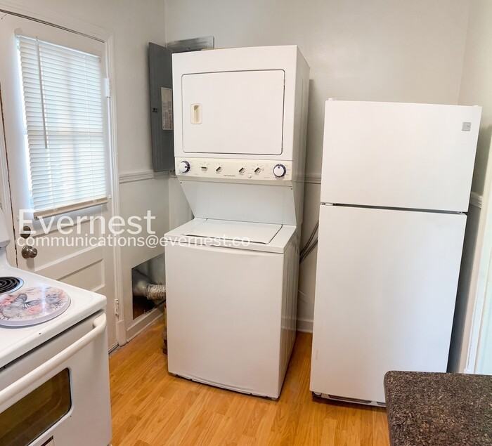 2704 Dellrose Ave - Photo 5 of 17