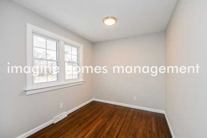 845 Liggett Ave - Photo 5 of 16