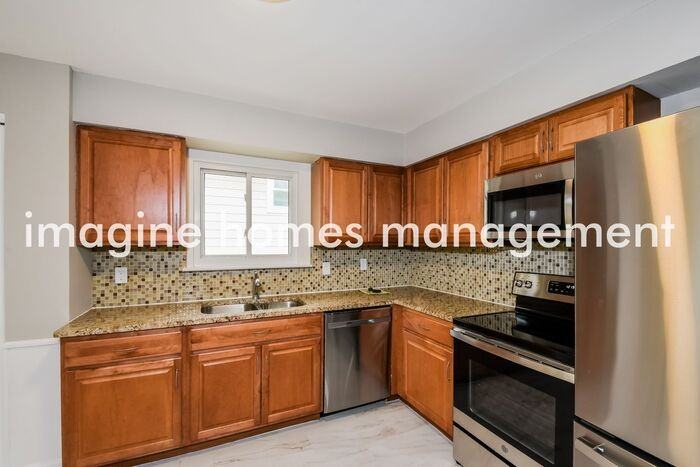 845 Liggett Ave - Photo 6 of 16