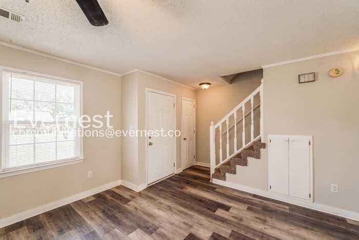 2183 Cheshire Dr - Photo 5 of 23