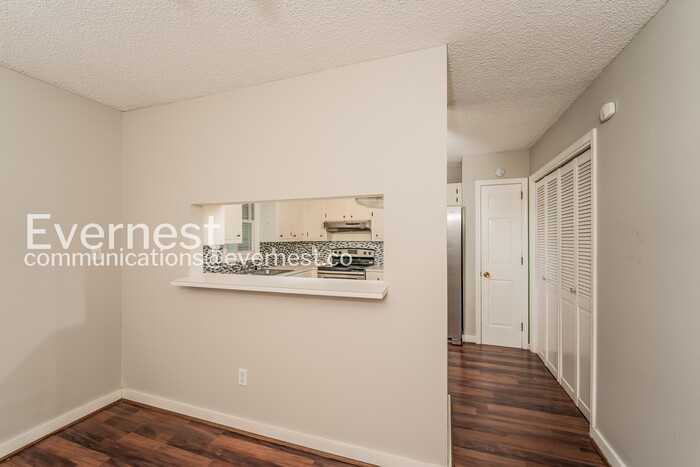 2183 Cheshire Dr - Photo 6 of 23