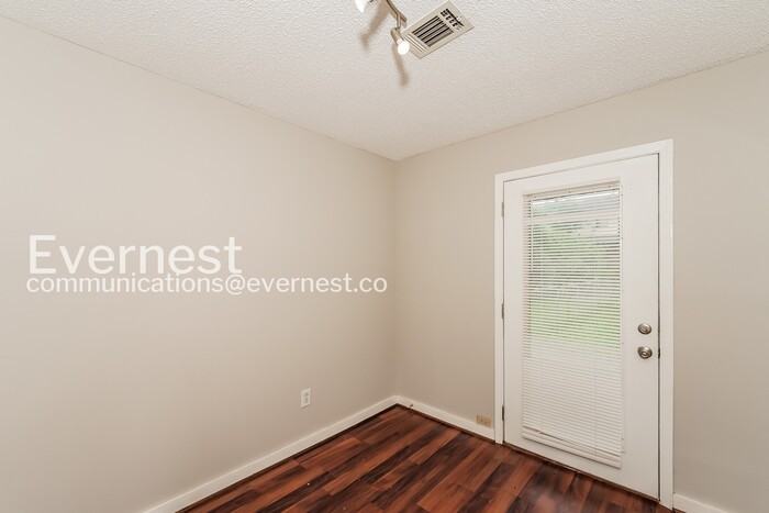 2183 Cheshire Dr - Photo 7 of 23