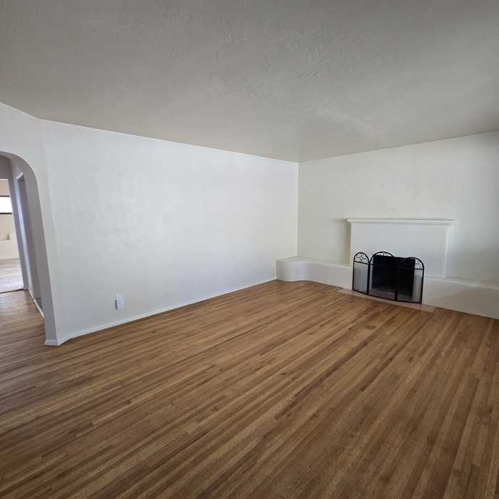 2618 Haines Ave Ne - Photo 5 of 39
