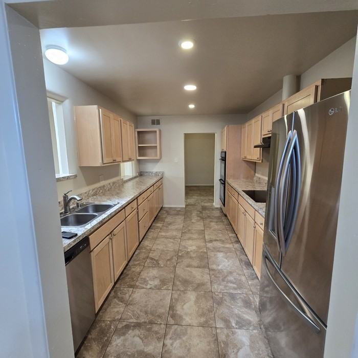 2618 Haines Ave Ne - Photo 7 of 39