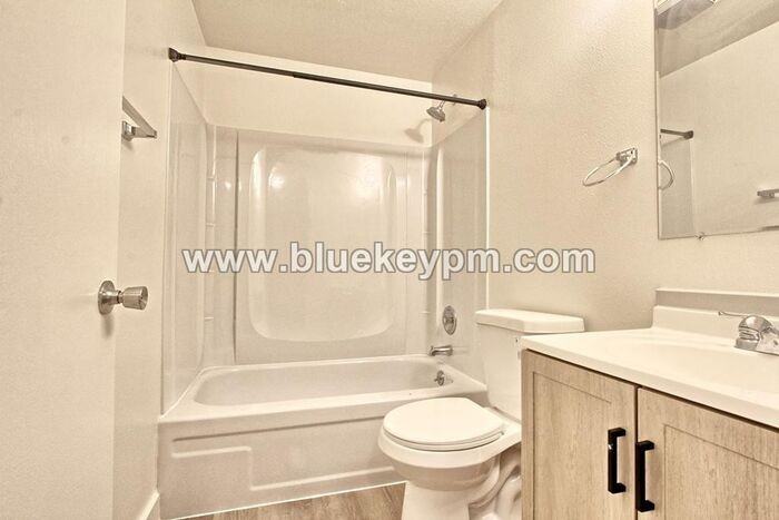 1350 Parrish St - Photo 6 of 11