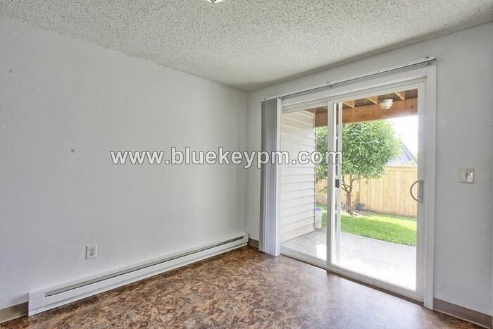 4117 Ne St Johns Rd #5 - Photo 3 of 8