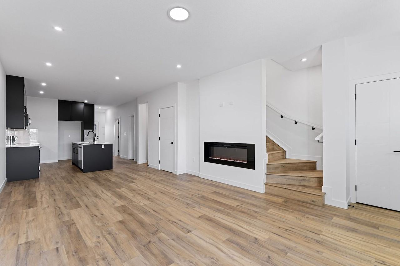 16514 21 Ave Sw - Photo 5 of 13