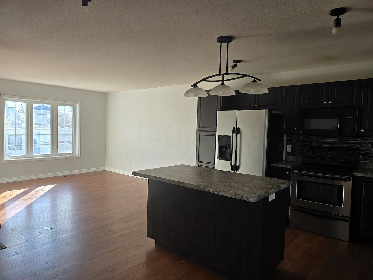 1504 13a Ave - Photo 3 of 12