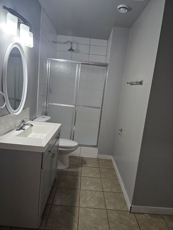 1504 13a Ave - Photo 4 of 12
