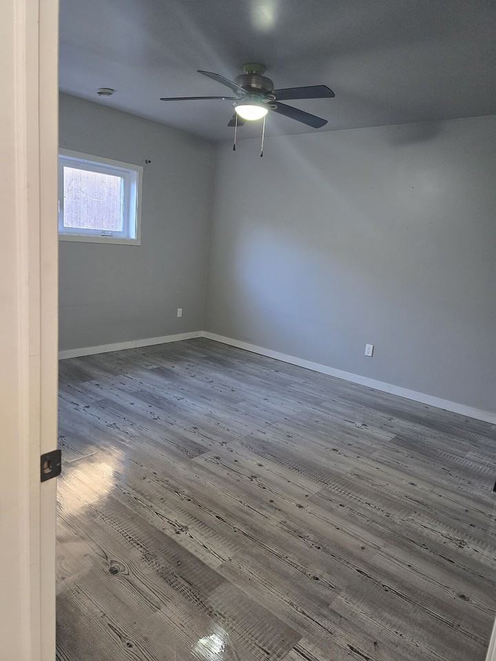 1504 13a Ave - Photo 5 of 12