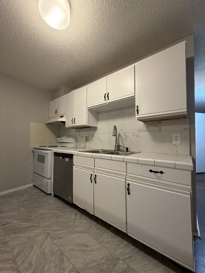 1120 9th Ave S #101 - Photo 2 of 13