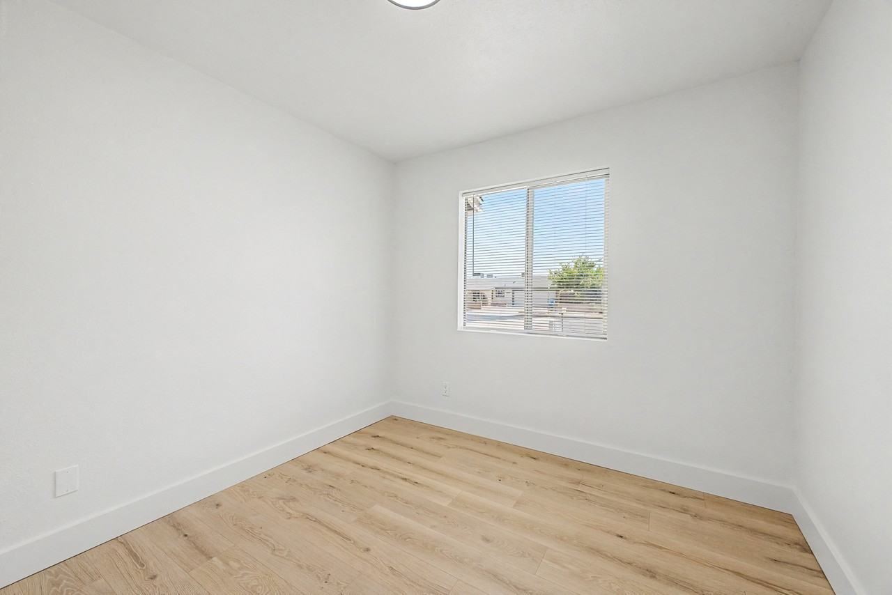 2702 E Grovers Ave #NA - Photo 7 of 10