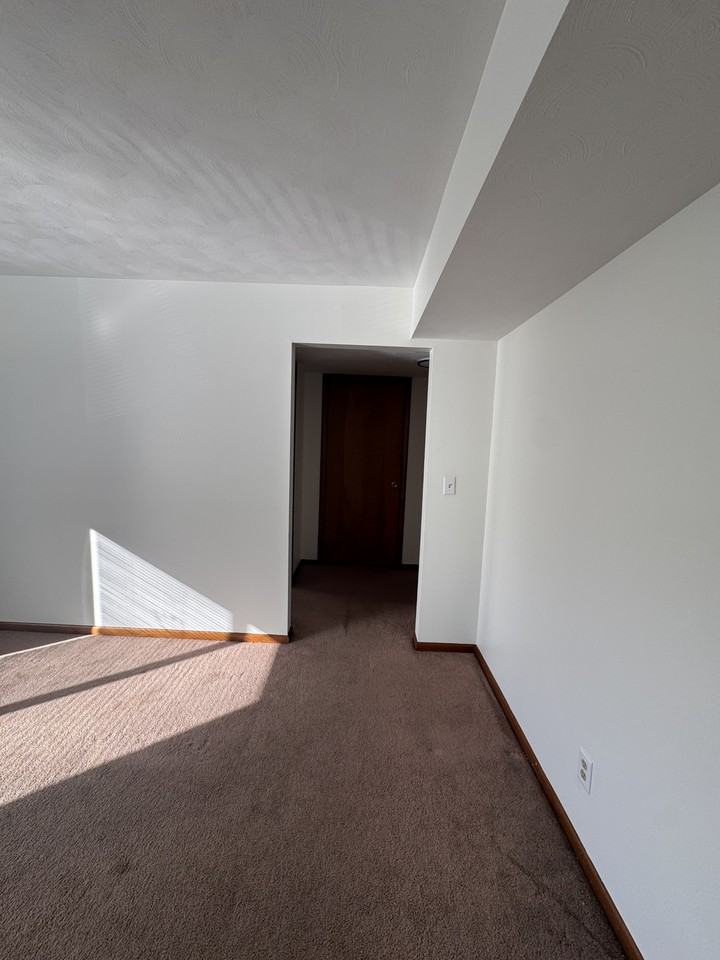 253 E Christine Dr #3 - Photo 3 of 6