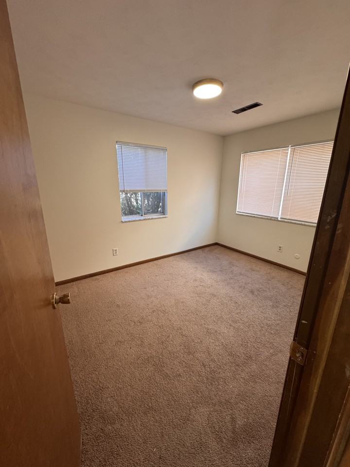 253 E Christine Dr #3 - Photo 5 of 6