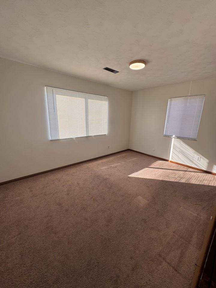 253 E Christine Dr #3 - Photo 6 of 6