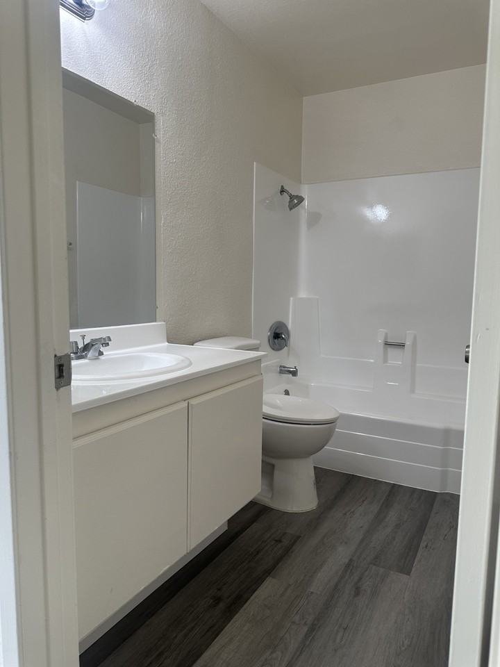 2230 S Eastern Ave #48 - Photo 6 of 8