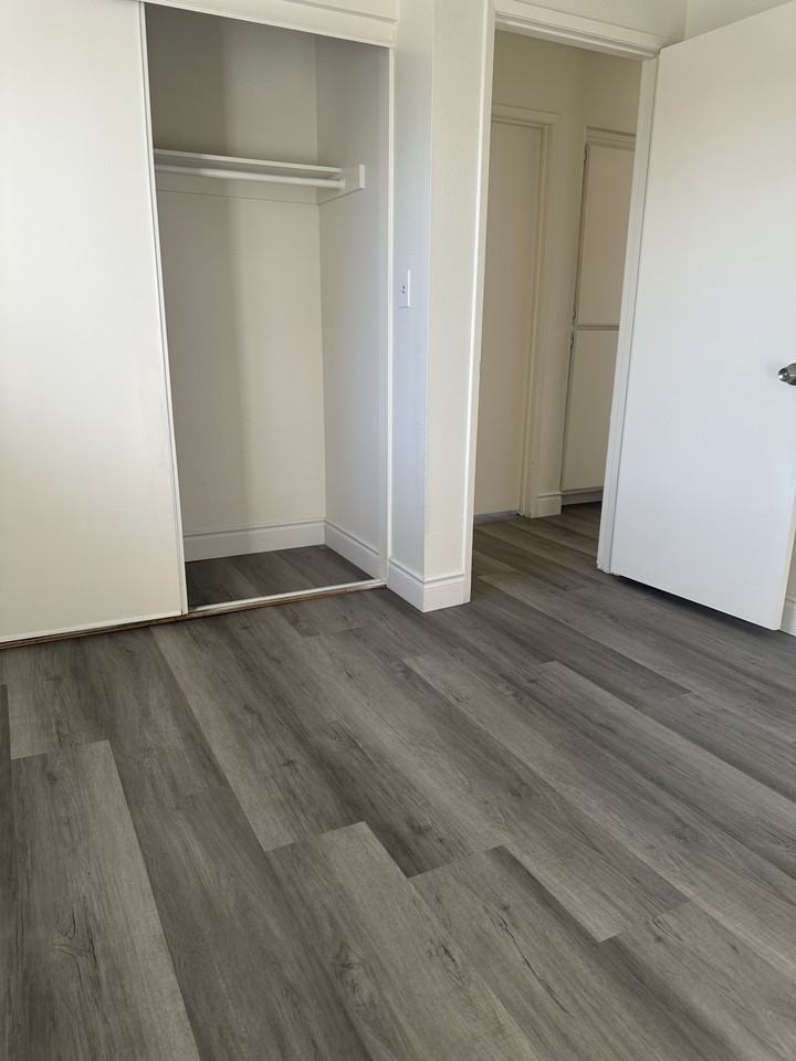 2230 S Eastern Ave #48 - Photo 7 of 8