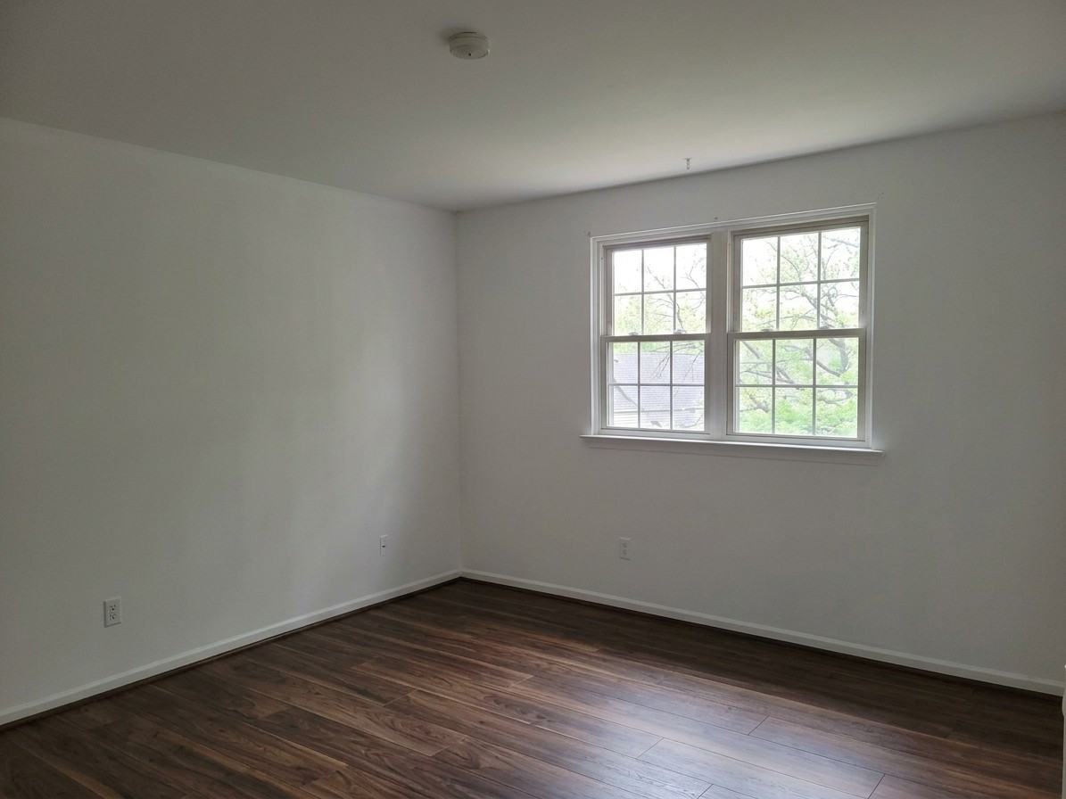143 Reliance Pl #1 - Photo 6 of 8
