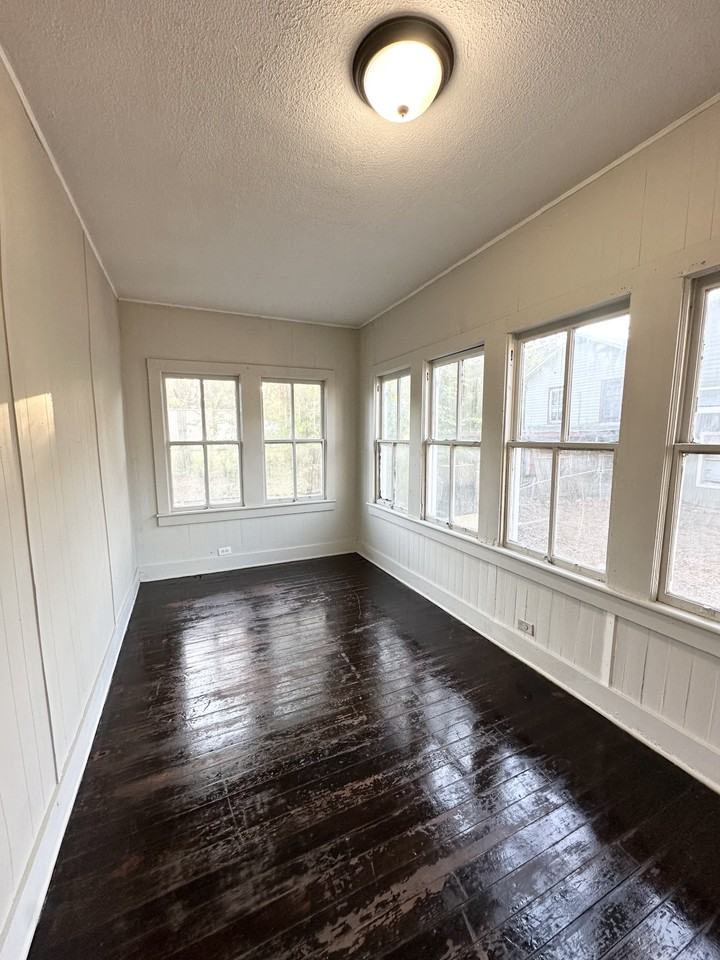 202 Carmel Dr #NA - Photo 2 of 7
