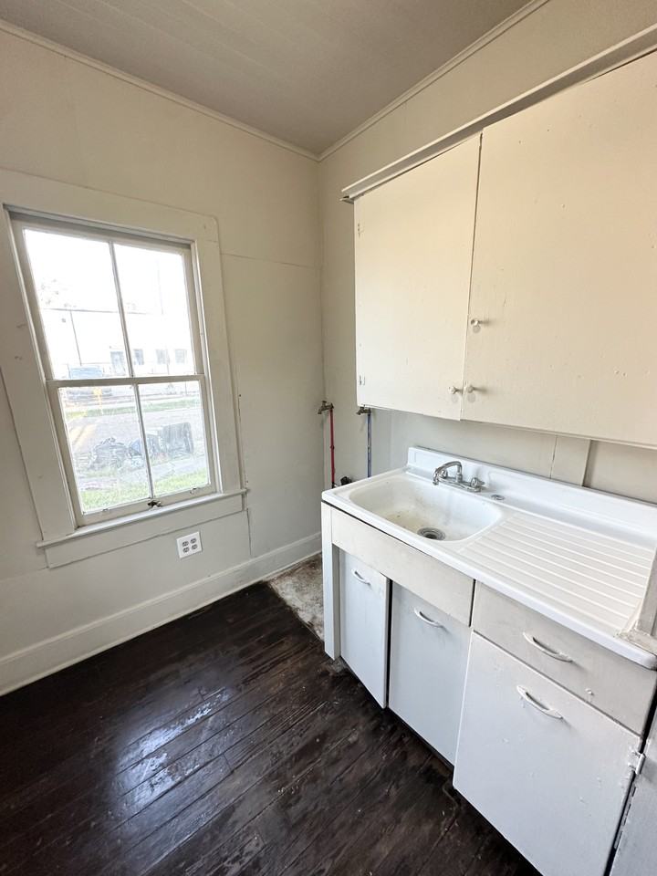 202 Carmel Dr #NA - Photo 4 of 7