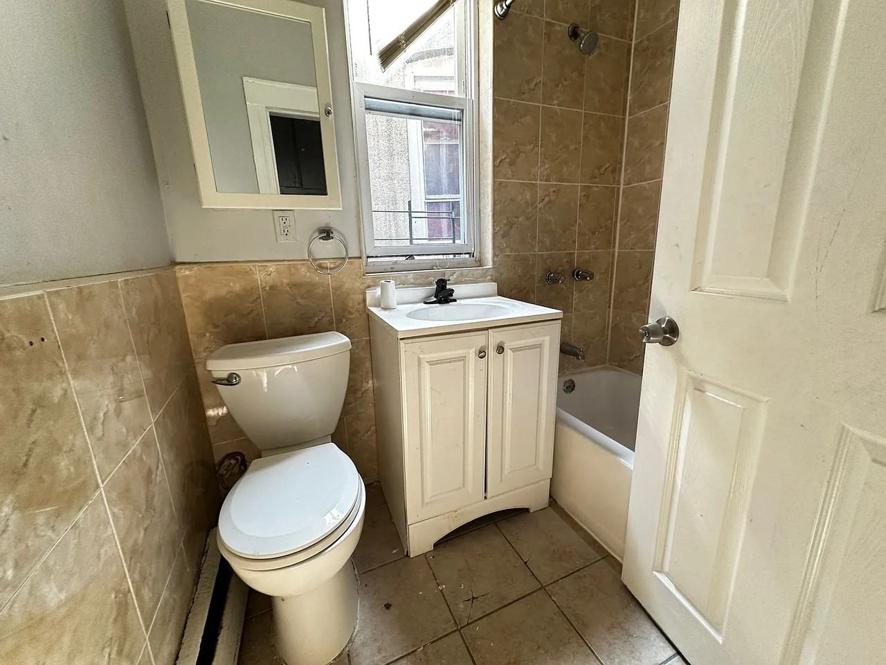 126 Bergen Ave #2 - Photo 4 of 11