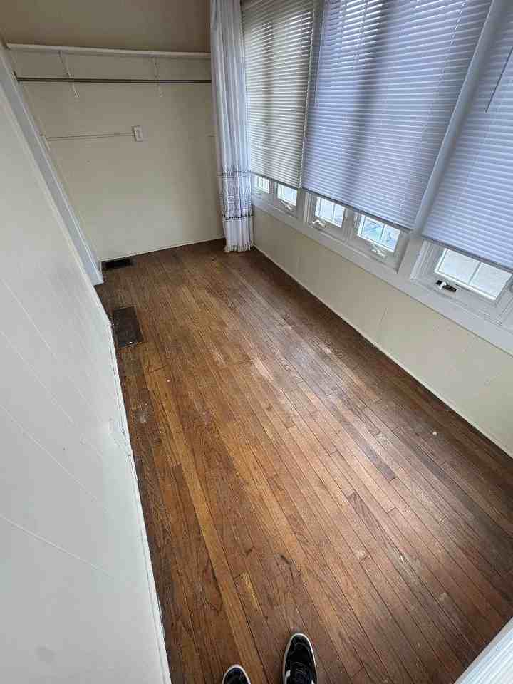 700 Sw A St #1 - Photo 5 of 7