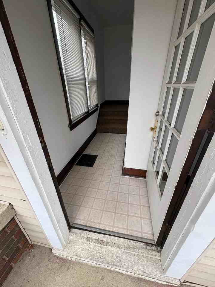 700 Sw A St #1 - Photo 6 of 7