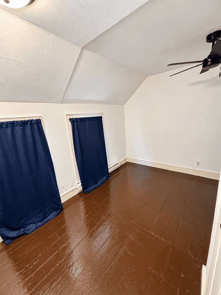 228 E Wesley St #2 - Photo 3 of 7