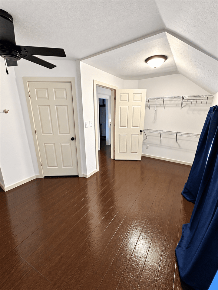 228 E Wesley St #2 - Photo 5 of 7