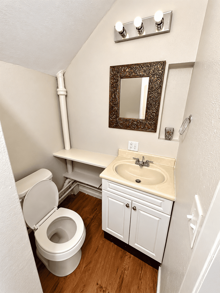 228 E Wesley St #2 - Photo 7 of 7