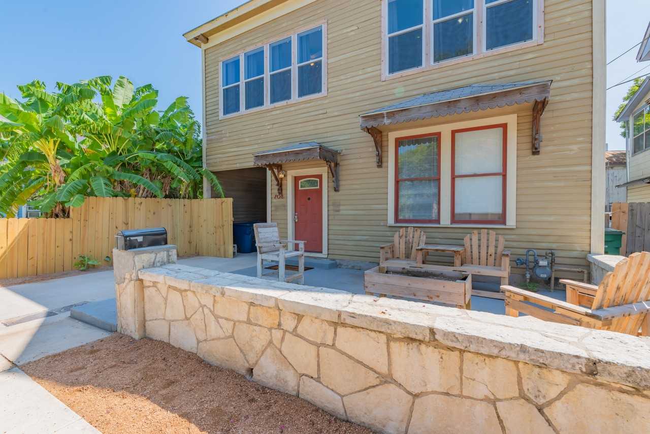 708 Marshall St #B - Photo 2 of 16