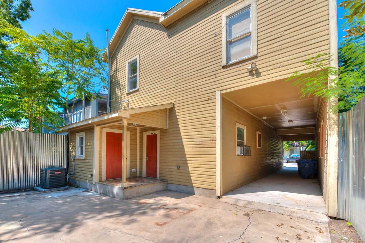 708 Marshall St #B - Photo 4 of 16
