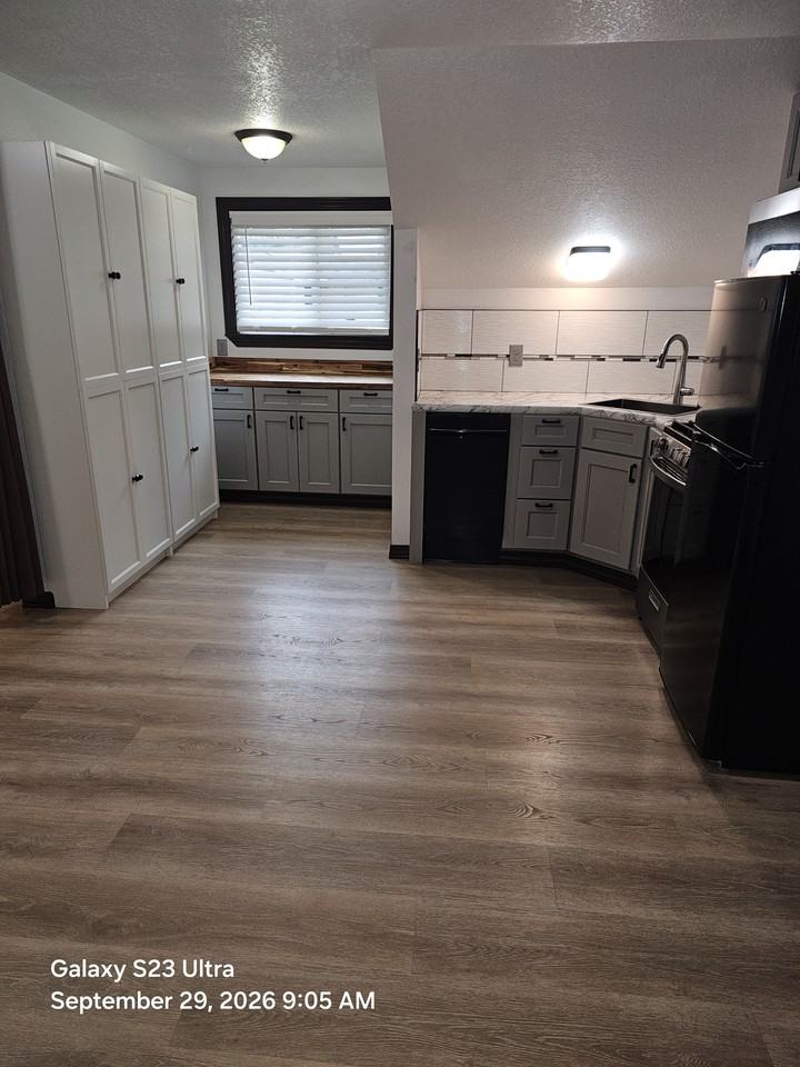 4445 Sw Stoddard Dr #1 - Photo 3 of 13