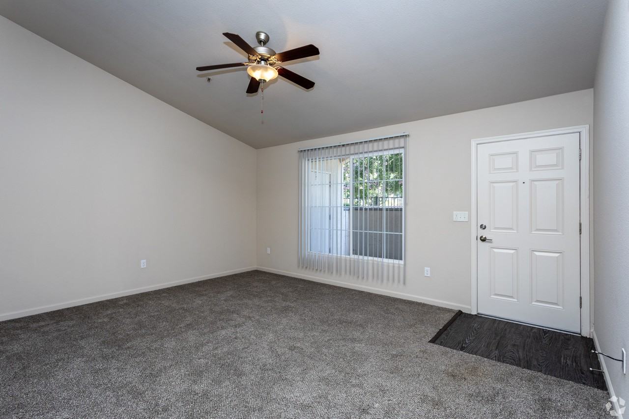 134 N Fowler Ave #175 - Photo 3 of 13