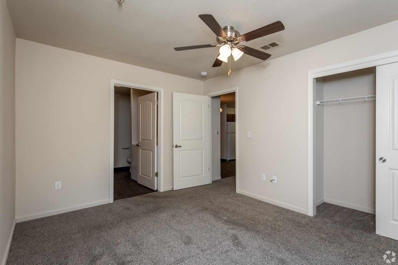134 N Fowler Ave #175 - Photo 4 of 13