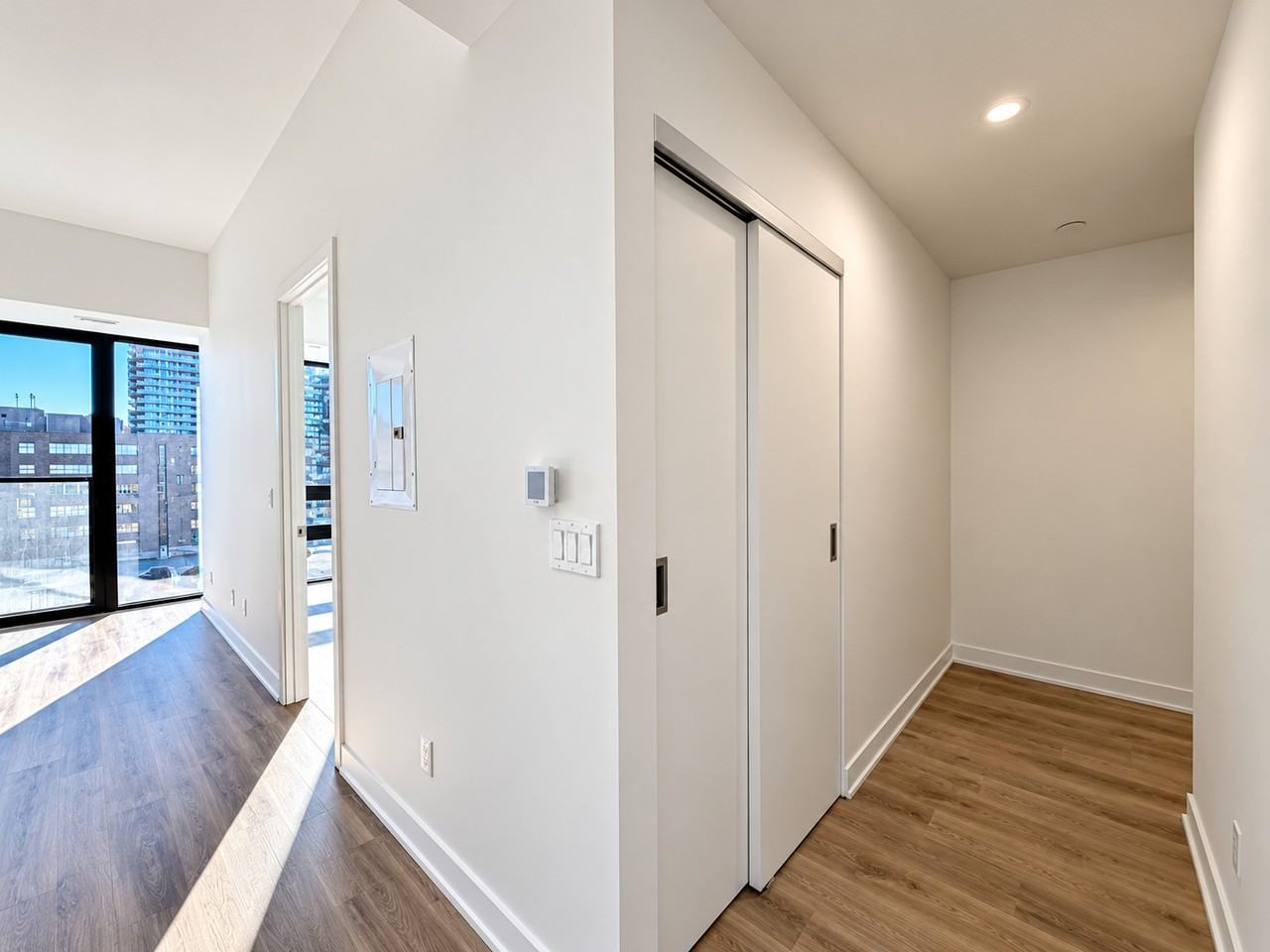 91 John Street North #708 - Photo 5 of 16