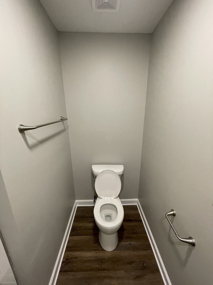 3901 Denwood Dr #B - Photo 7 of 11