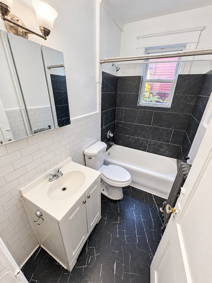 24 Barclay Street #1a - Photo 5 of 15