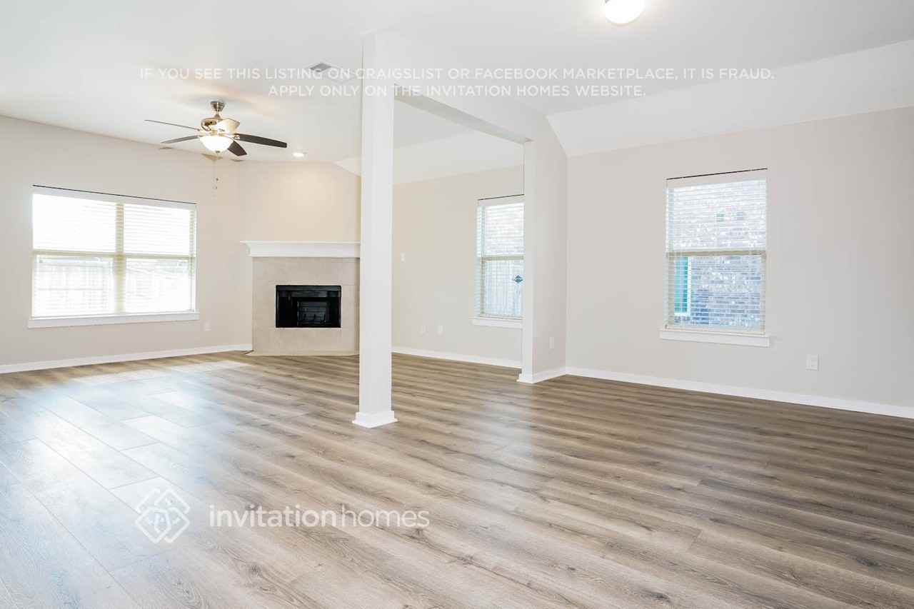 8416 High Garden St - Photo 2 of 16